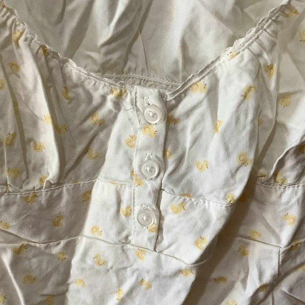 Brandy Melville blouse with ducks - Picture 3 of 10
